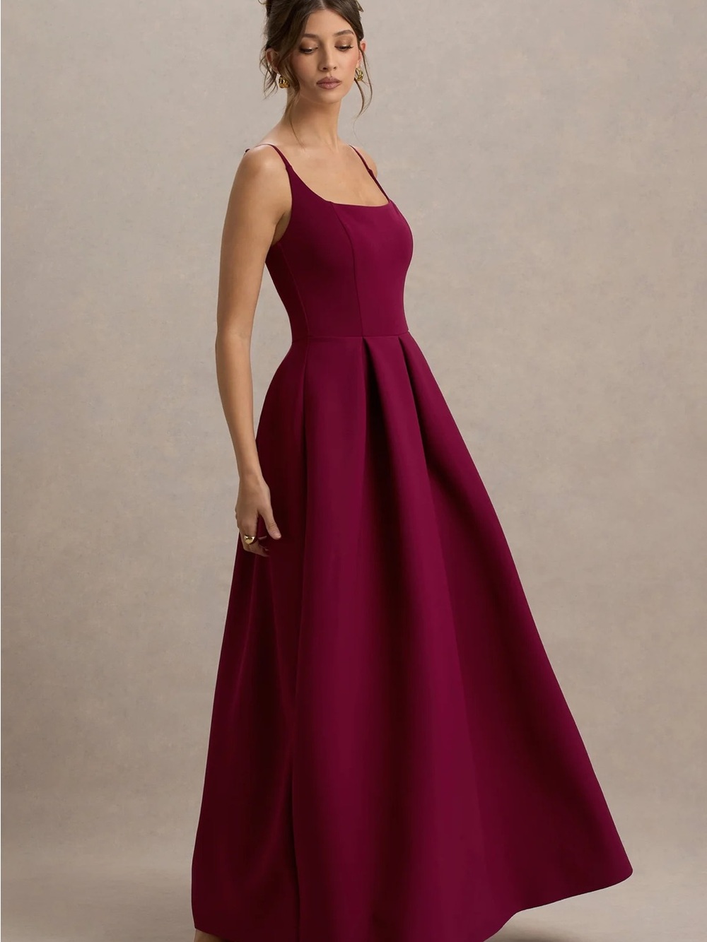 Burgundy Scoop-Neck Pleated Maxi Dress
